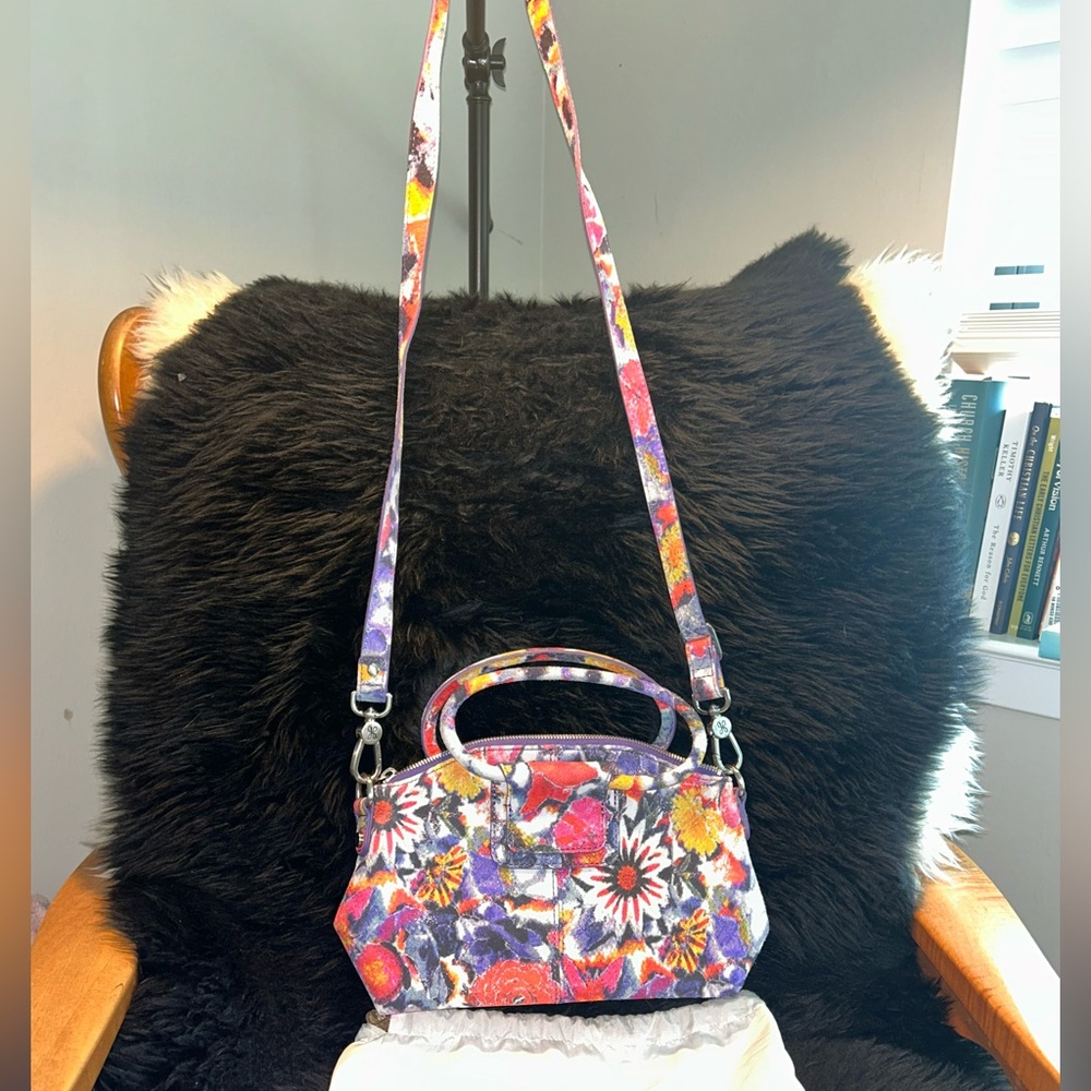 Hobo across body convertible purse - Picture 2 of 7